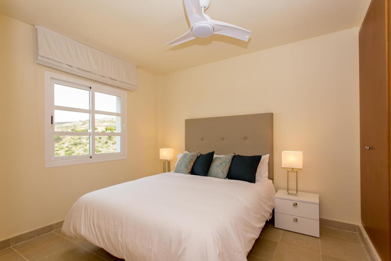 Villa Manilva Townhouse With Spectacular Views Of Gibraltar Exterior foto